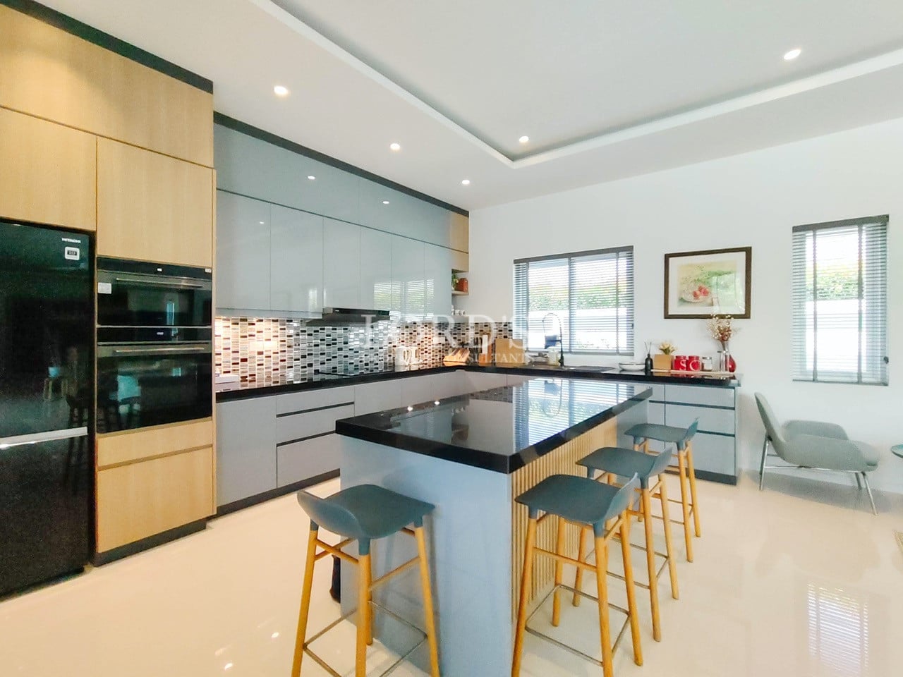 Kitchen island with bar seating