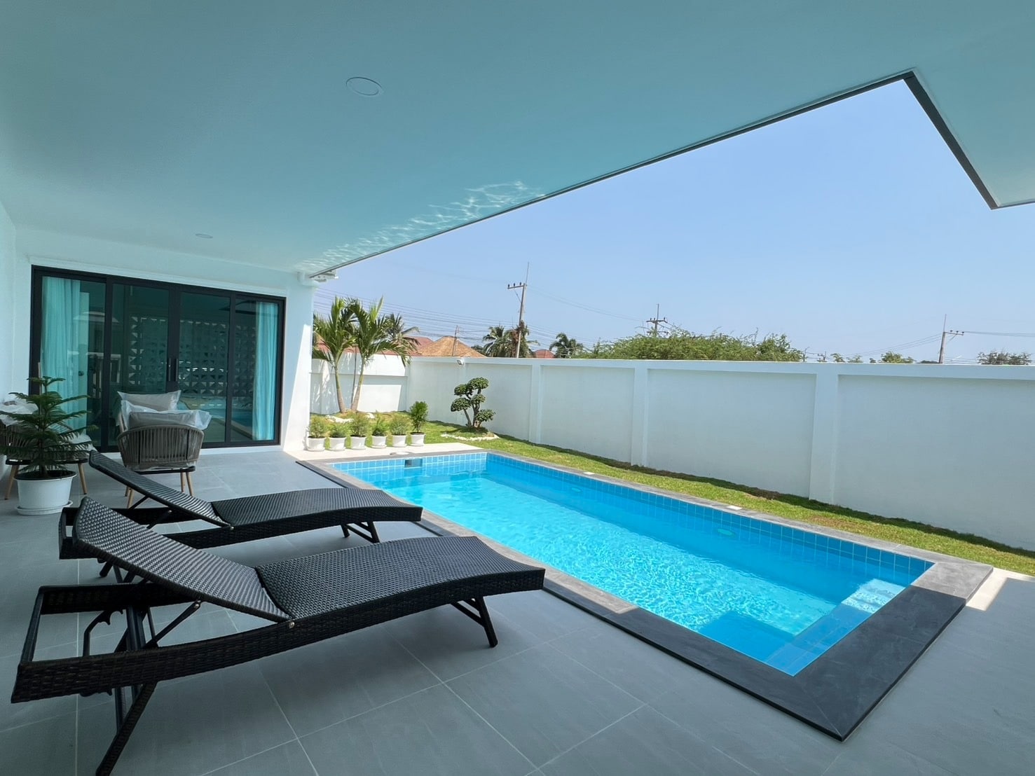 Open space with decorative wall blocks