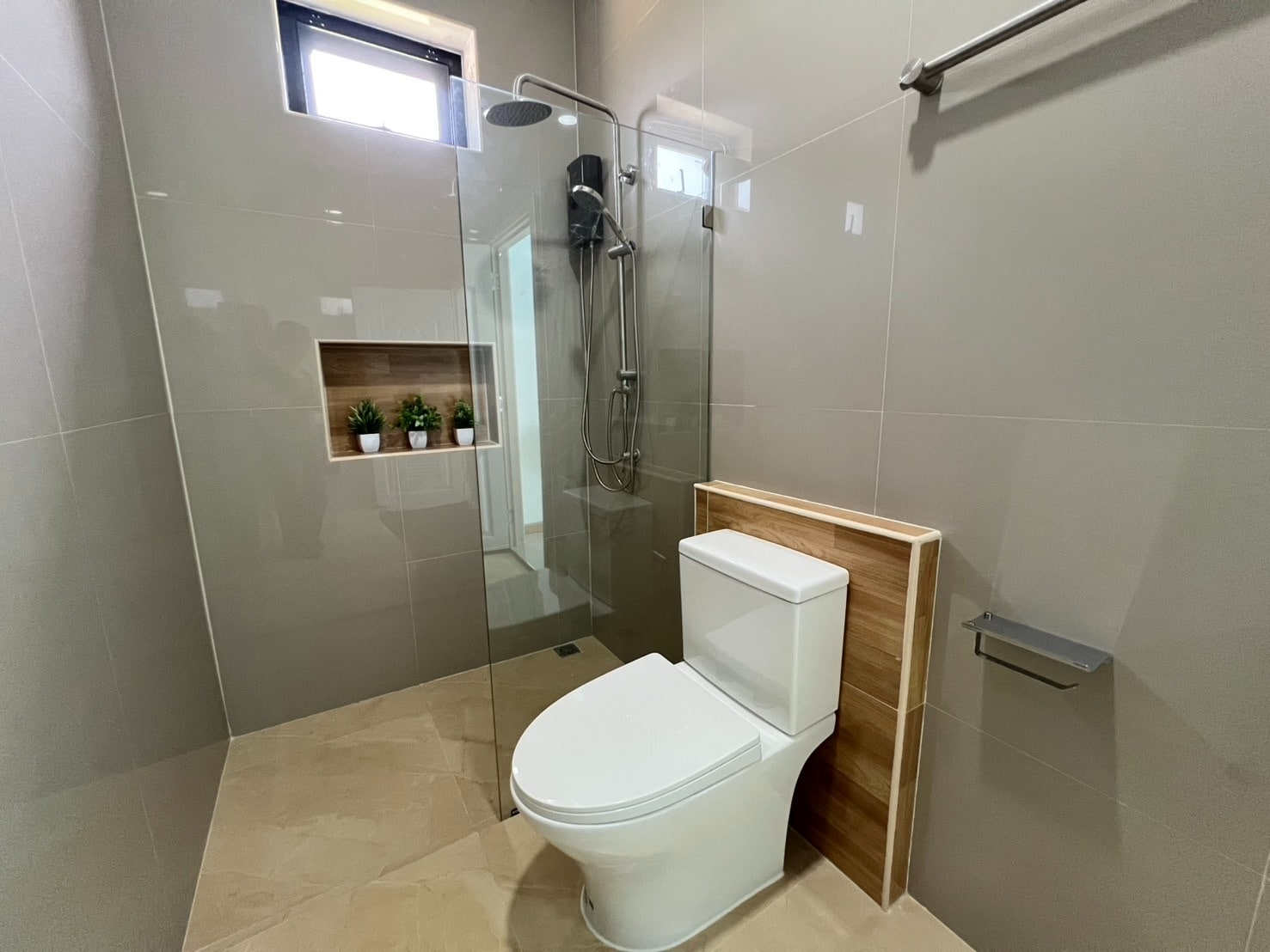 Bathroom with shower and toilet setup