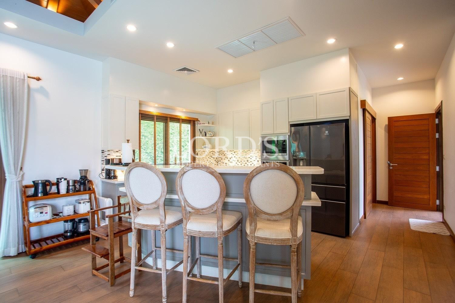 Dining area with round table