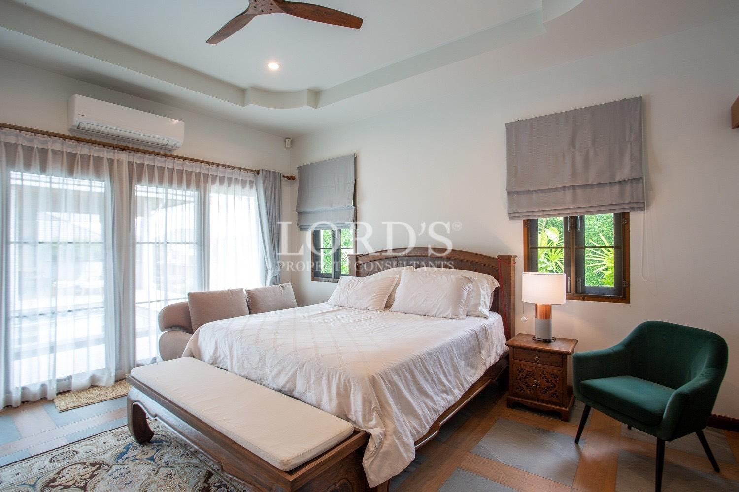 Bedroom with ceiling fan