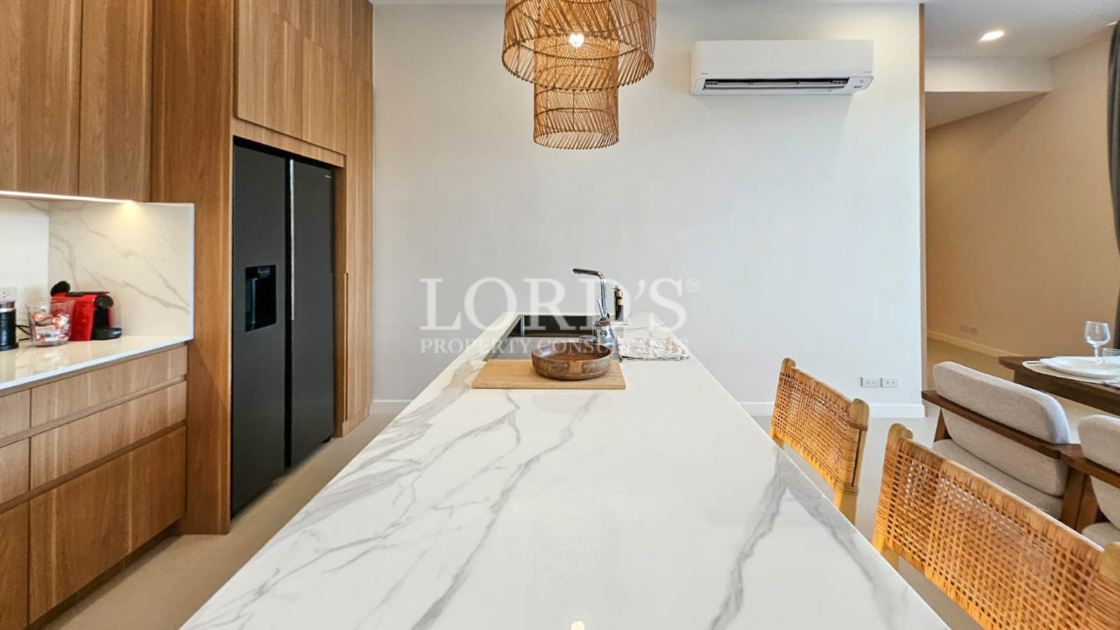 Kitchen countertop with marble surface