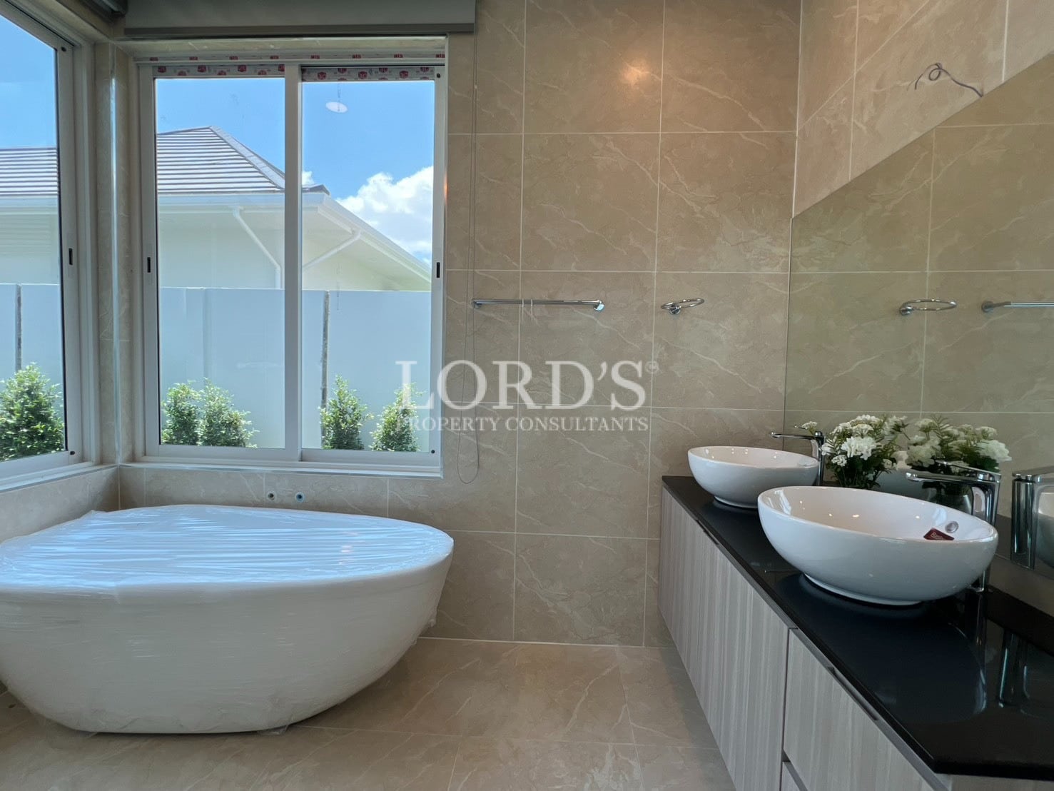 Bathroom with bathtub and modern design