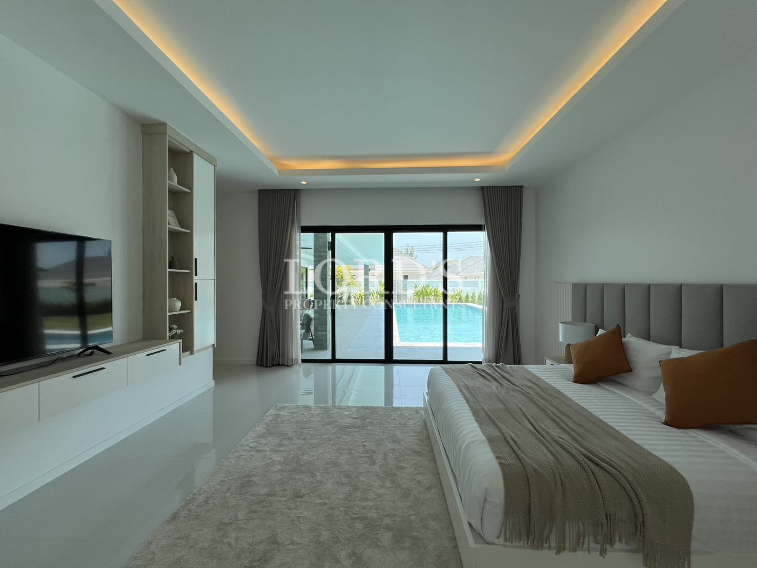 Bedroom with balcony access