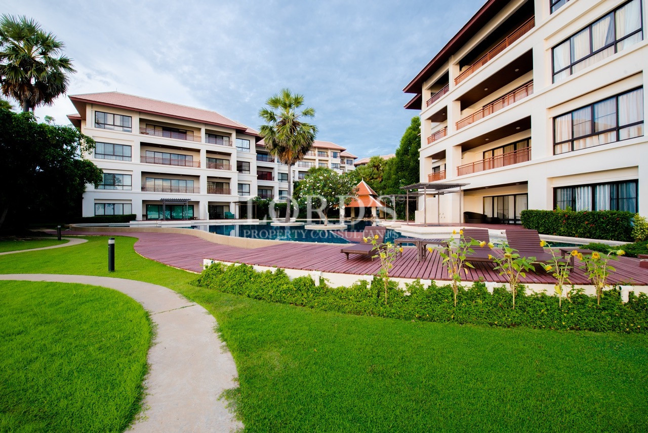 4-Bed Beachfront Condo in Hua Hin