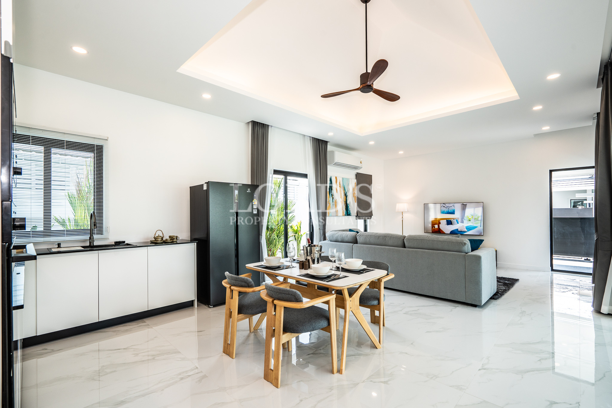 Contemporary dining and kitchen area with modern décor