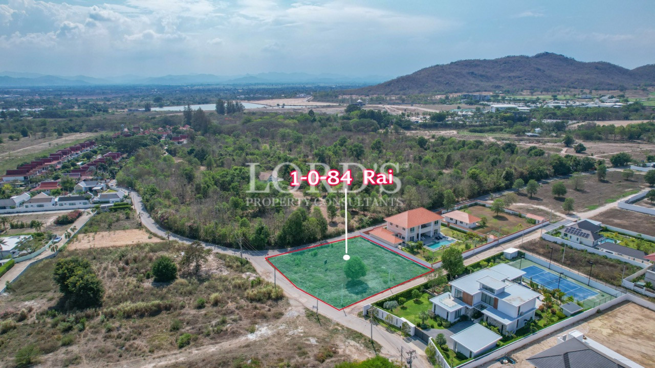 Untitled 7 Groß Aerial view of tropical land plots and greenery