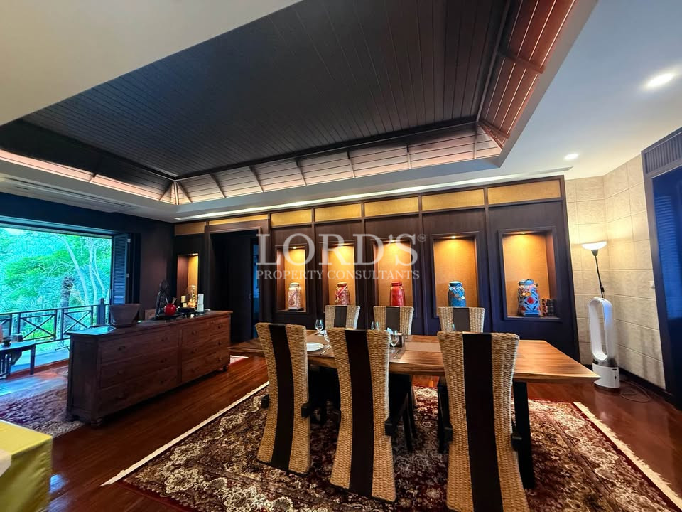 Dining room with warm accent lighting