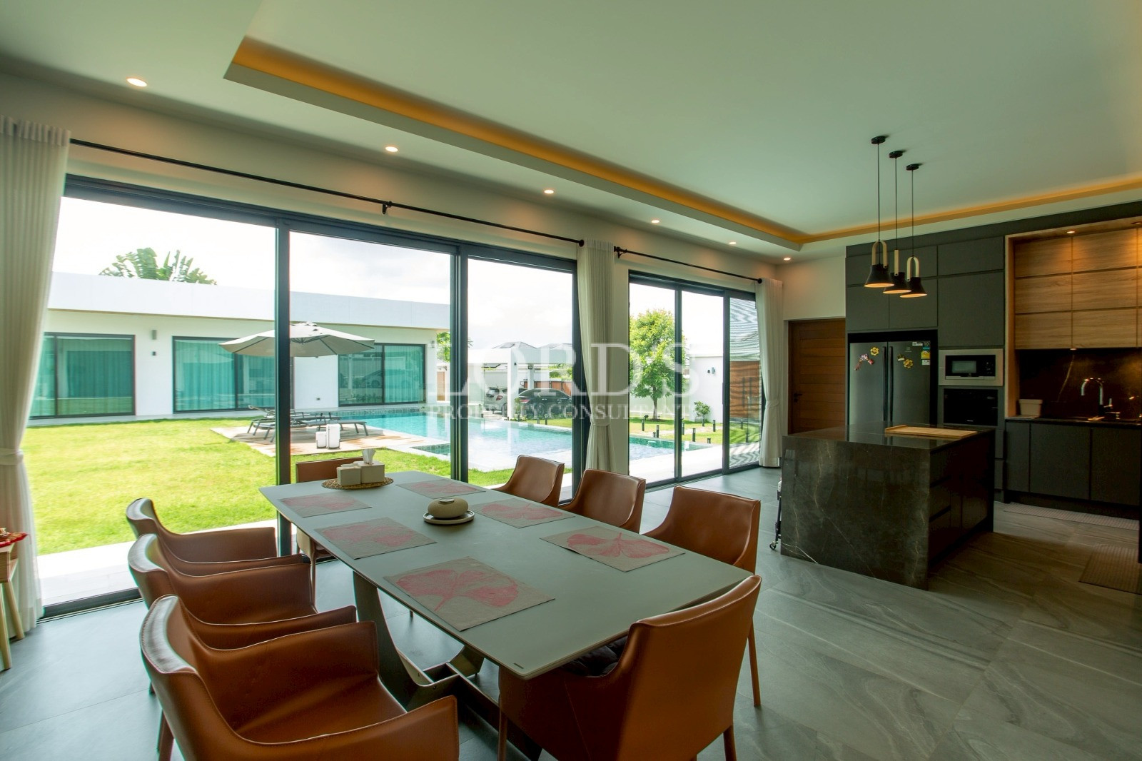 Open dining area overlooking garden
