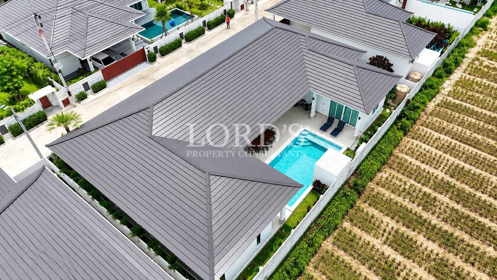 Move-in-ready!!! Luxury 3 Bedroom Pool villa in sought-after development Soi 88 for sale - Hua Hin - photo 9