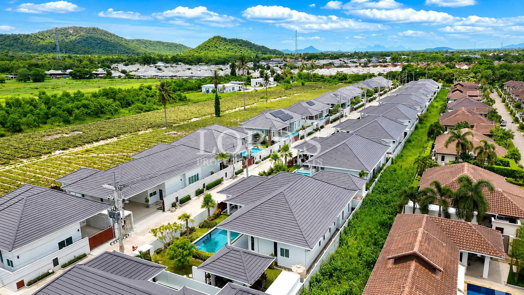 Move-in-ready!!! Luxury 3 Bedroom Pool villa in sought-after development Soi 88 for sale - Hua Hin - photo 8