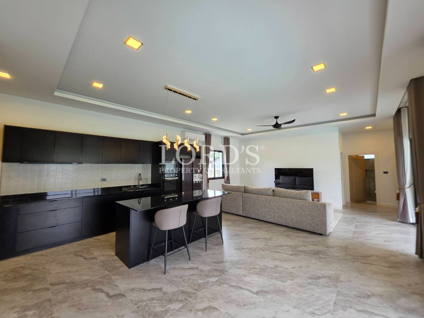 Contemporary kitchen with island counter