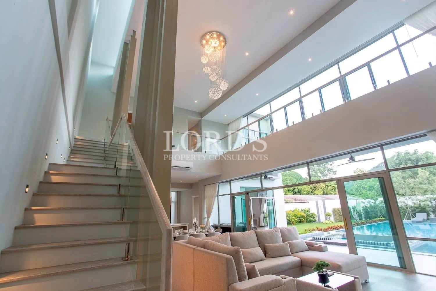 Double-height staircase with modern architecture