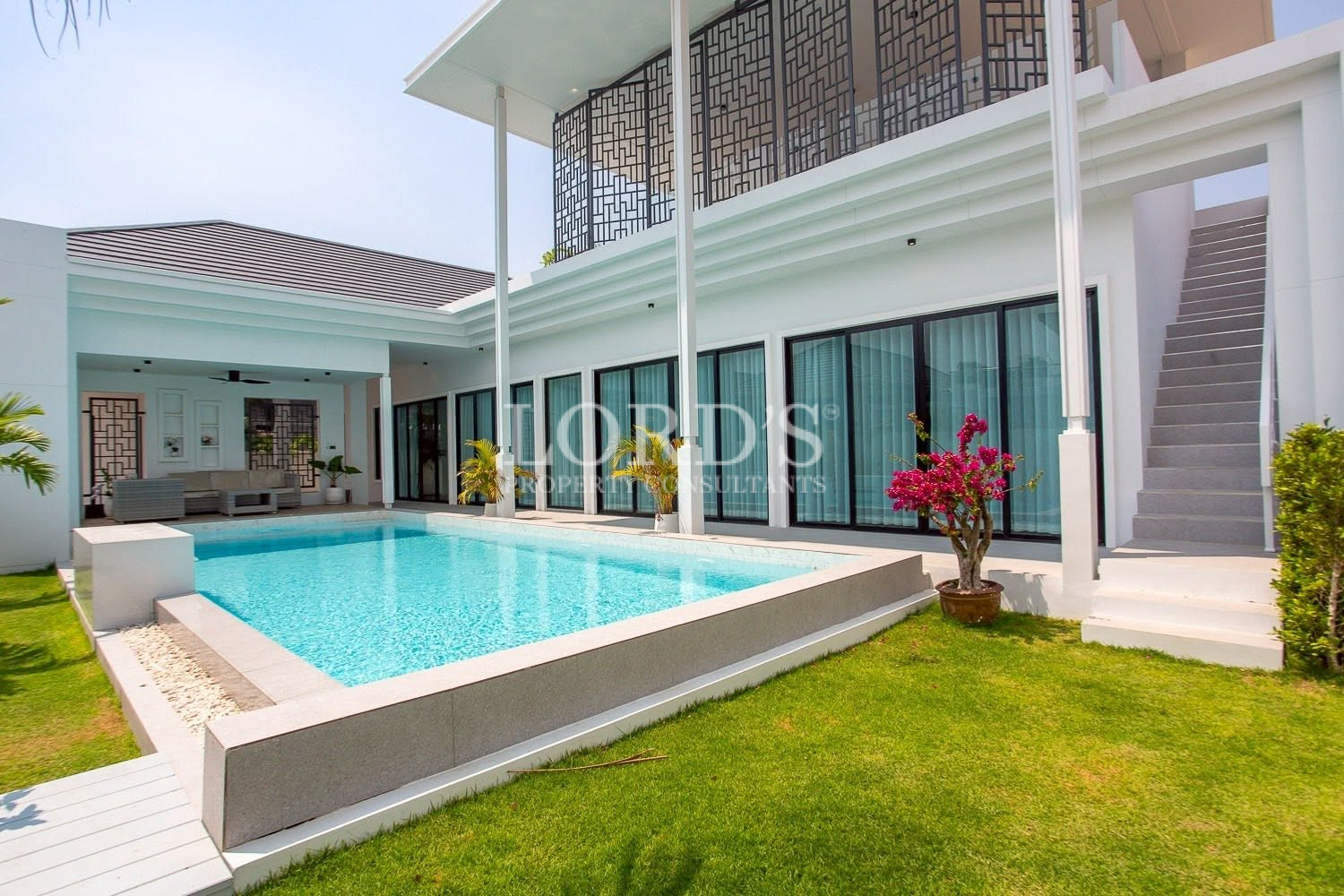 Modern Pool Villa With Rooftop Terrace In the heart of Hua Hin, Soi 102