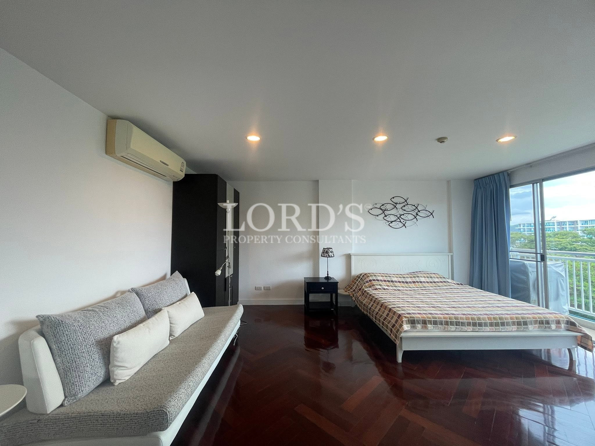 Bedroom with balcony access