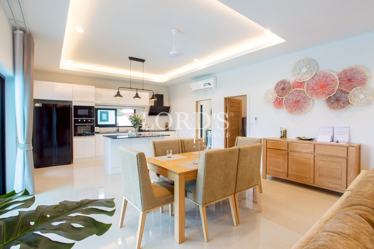 Open-plan kitchen and dining area