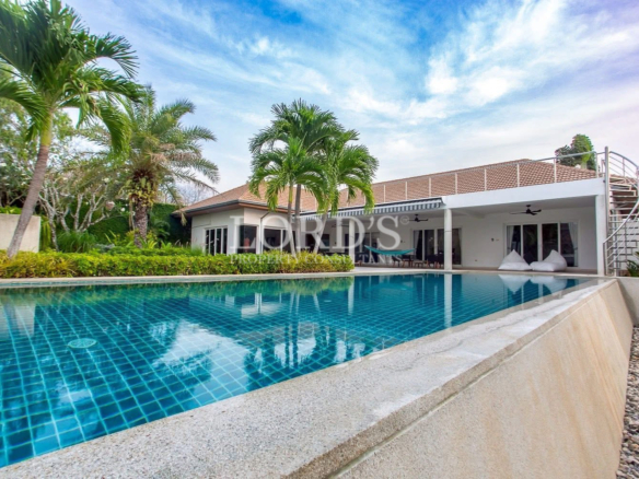 Villa with swimming pool and tropical garden