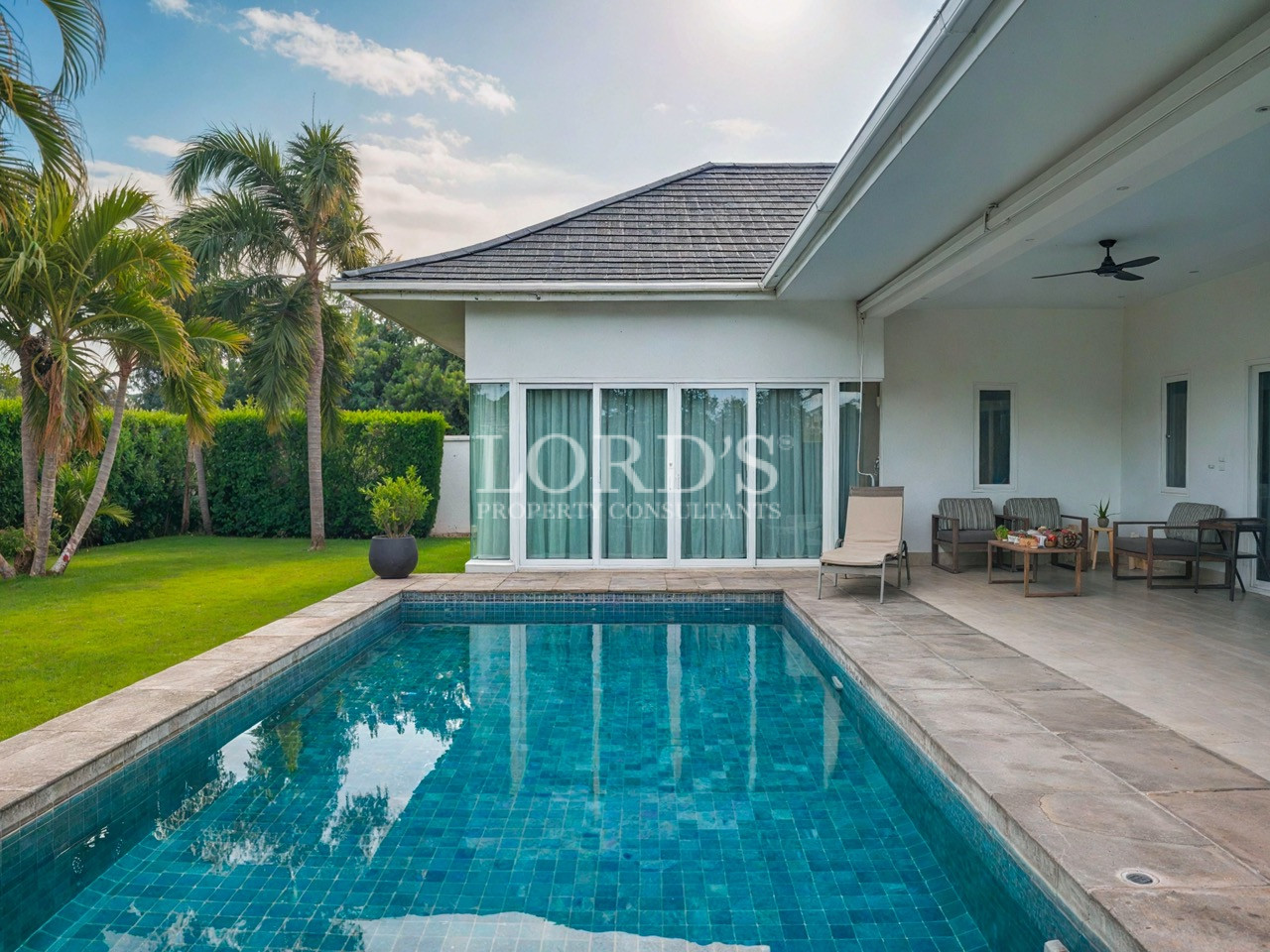 SOLD!!! Quality 3 Bedroom Pool Villa In ARIA 1 – Prime Soi 88 Location
