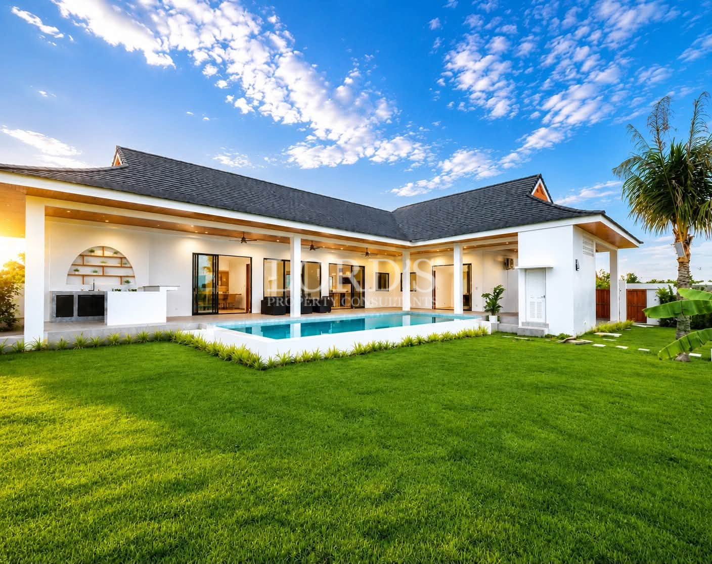 Luxury 4 Bedroom Poolvilla with Mountain Views in Soi 112 for sale - Hua Hin, Thailand
