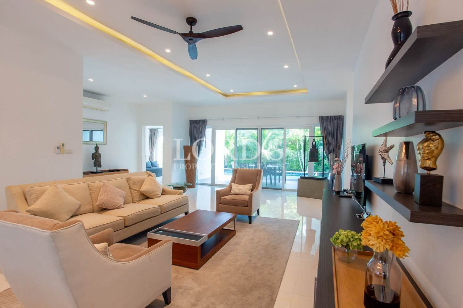 Re-sale 3 Bedroom Poolvilla in the sought-after Aria 1 in Soi 88 - Hin Lek Fai - photo 10
