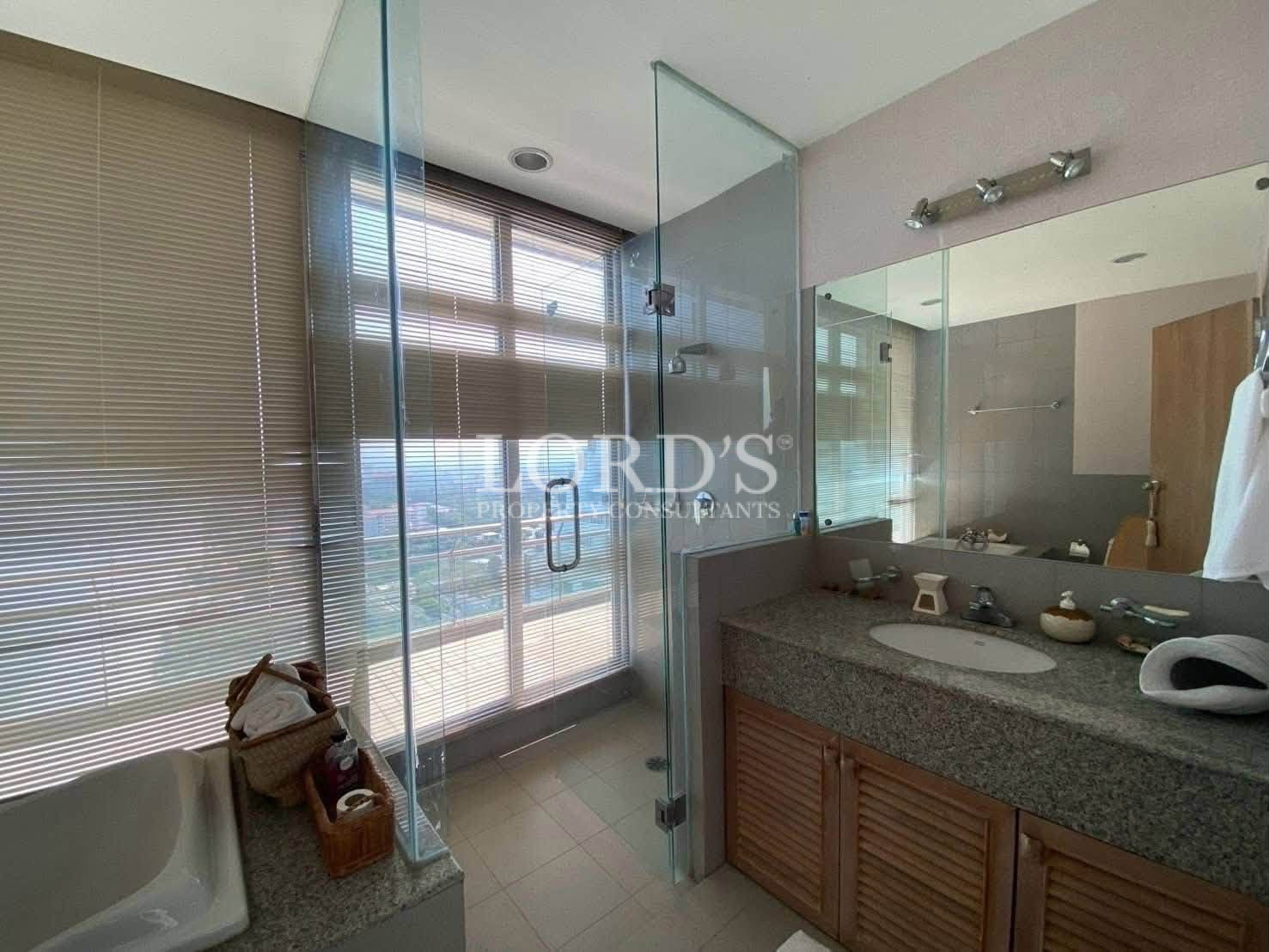 Luxury 4 Bedroom Beachfront Duplex Penthouse for Sale in Hua Hin - Hua Hin - photo 3
